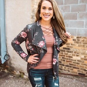 Boutique Floral Jacket new w/tags sz Medium